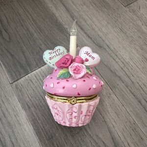 Pink cupcake, jewellery ornament box